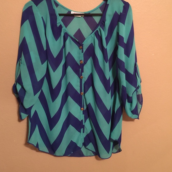 Sheer, chevron patterned blouse. - Picture 1 of 1