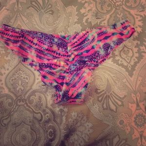 Scrunch back bikini bottom by pink