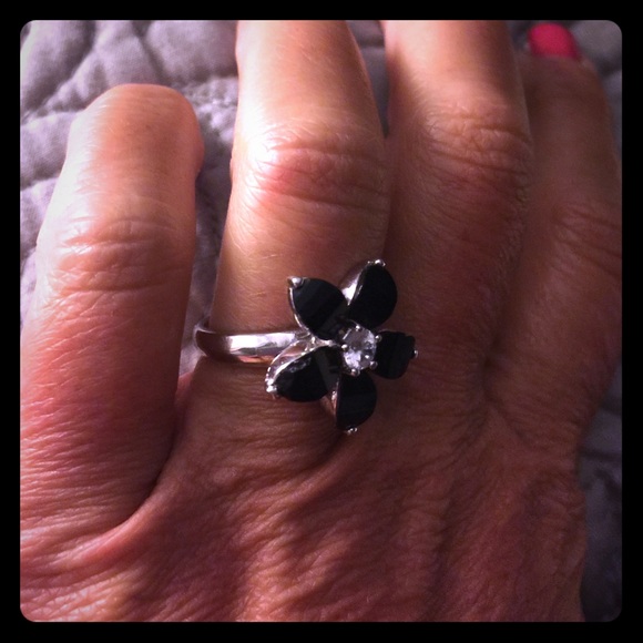 Sterling Silver Ring, Black stone Flower.