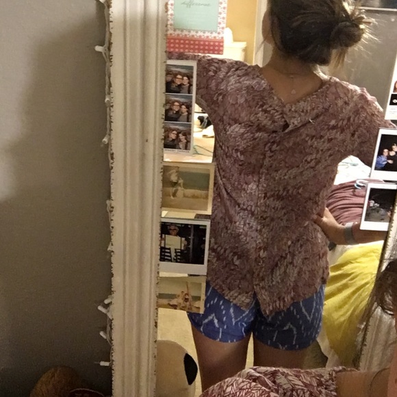 Red and White Feather 3/4 Sleeve Top - Picture 3 of 3