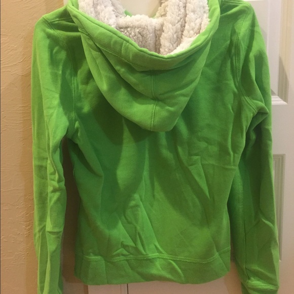 ❌SOLD❌Fuzzy Hooded Hollister Sweatshirt - Picture 2 of 3