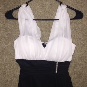 Formal dress never been worn.