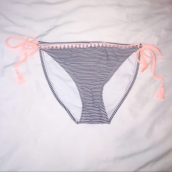 NWT string bikini bottoms
