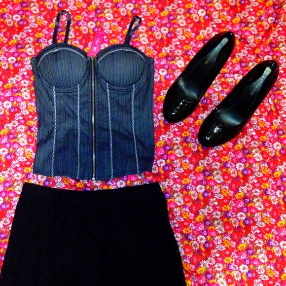 👚NWT Denim Top👚 - Picture 3 of 3