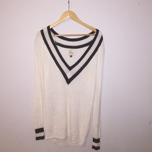Long sweater with v neck drop. Never worn no stain