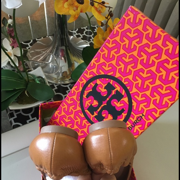 Autentic Brannew tang color Tory burch - Picture 2 of 4