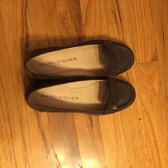 Marc Fisher Classic Brown Loafer Round Toe 6-1/2