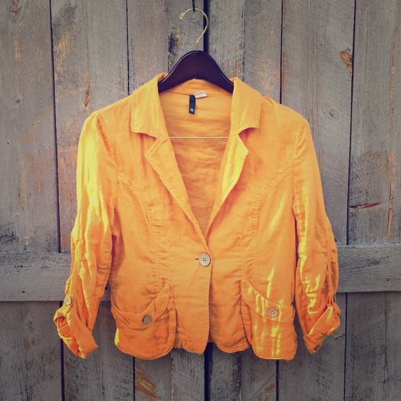 Gold linen quarter-sleeve blazer