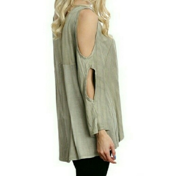 HP|⭐NEW! Chic Sage Suedette Cut Out Blouse - Picture 3 of 3