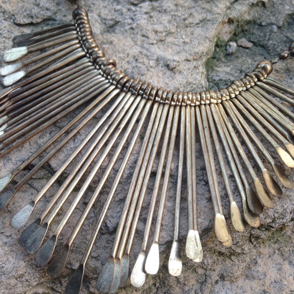 NWT Aztec Brushed Gold Statement Necklace - Picture 3 of 4