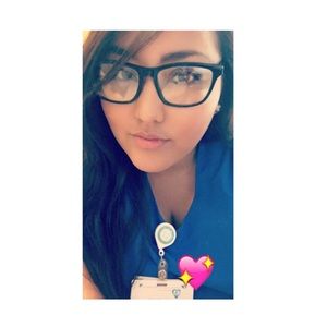 Meet your Posher, Karina