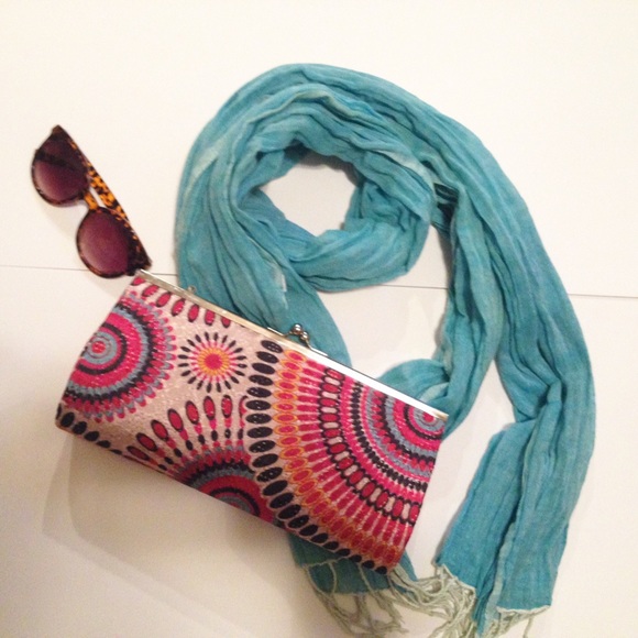 Boutique Clutch