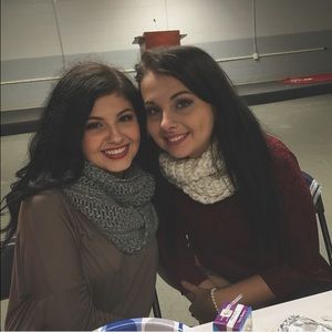 Meet your Posher, Ana