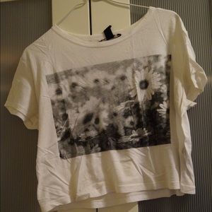 cropped graphic t-shirt