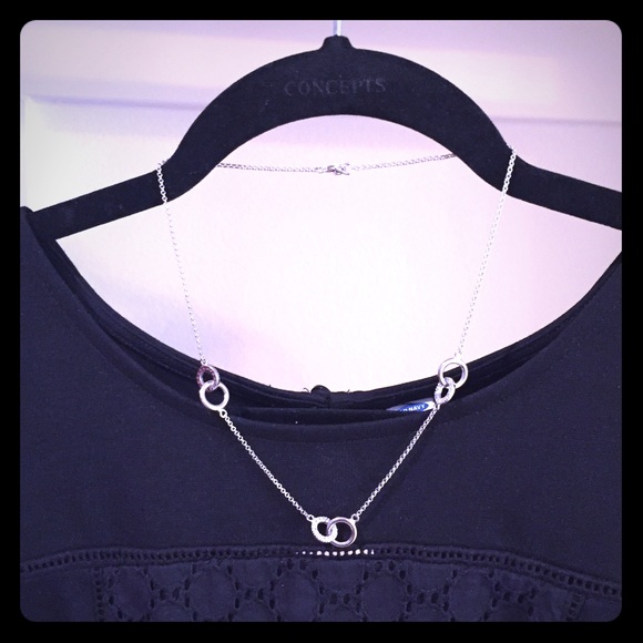 Rhodium plated SS and Crystal necklace