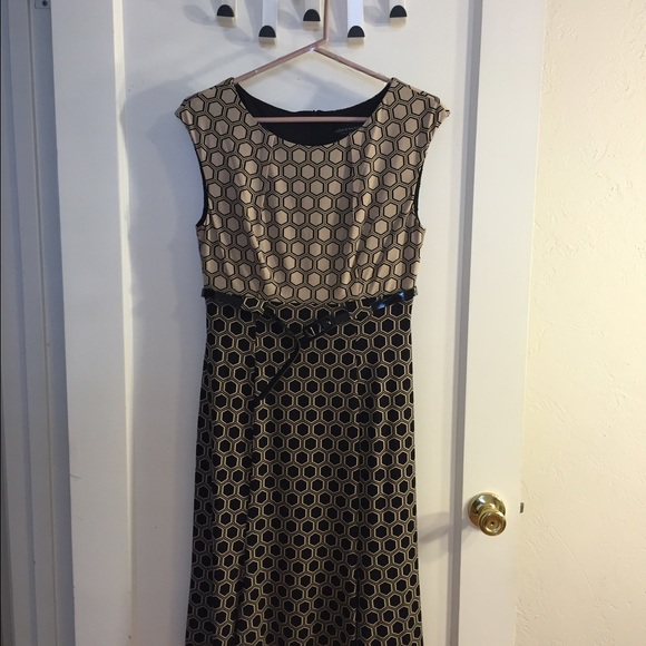 GEOMETRIC BELTED TAN DRESS SIZE 8