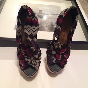 Chinese Laundry Pumps