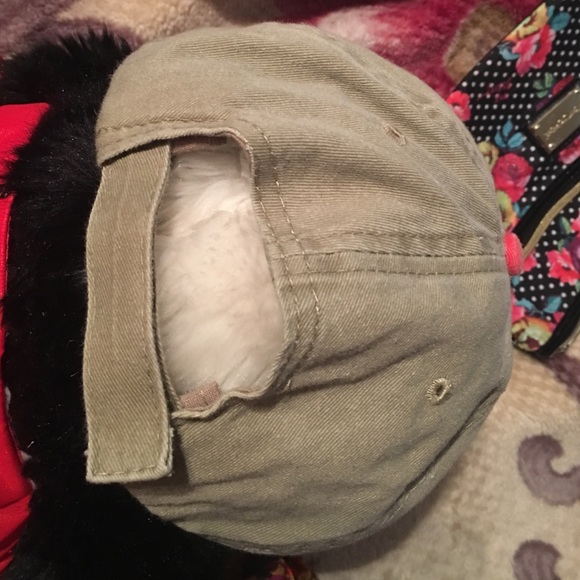 Baseball cap - Picture 2 of 3