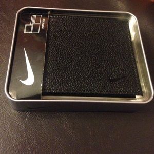 NWT Nike black leather men's wallet
