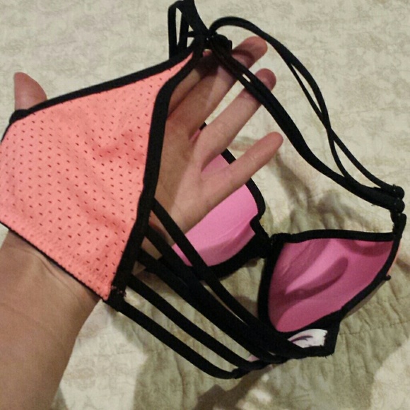 SOLD IN BUNDLE Push up bra! - Picture 3 of 4
