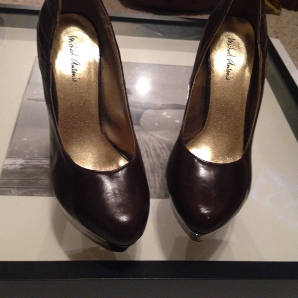 Michael Antonio Pumps