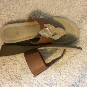 Dainty sandals- small heel