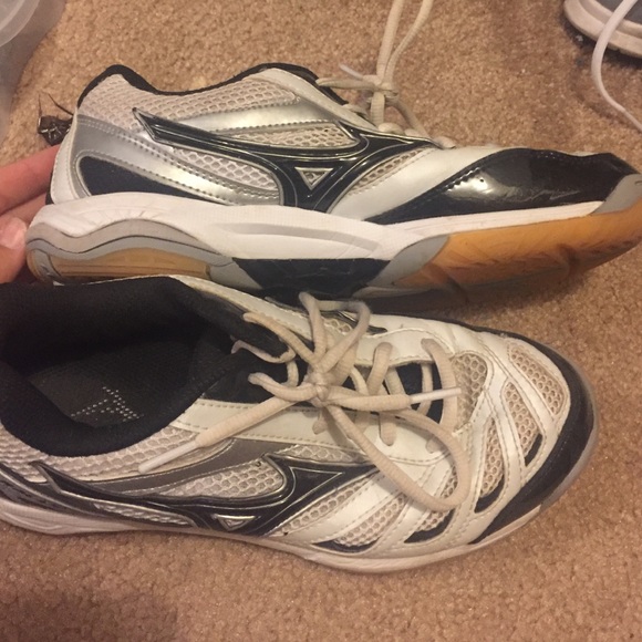 Volleyball shoes