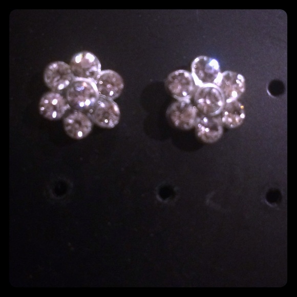 ‼️ flower stud earrings