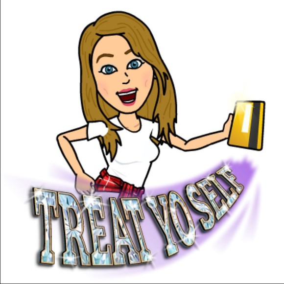 Welcome to my closet!! 🍒 - Picture 2 of 2