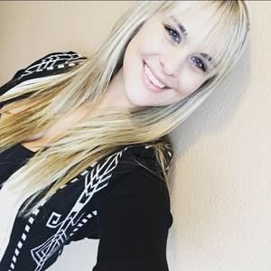 Meet your Posher, Desiree