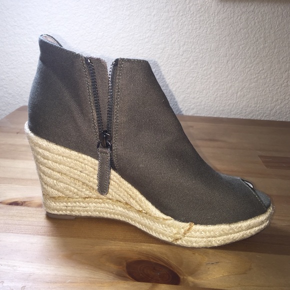 wedges - Picture 2 of 4