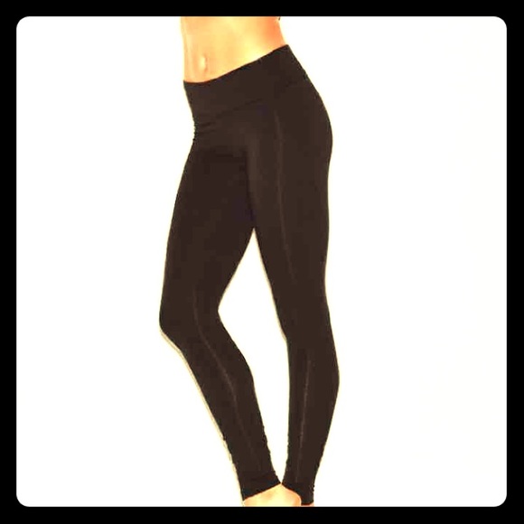 NWT VS LEGGINGS