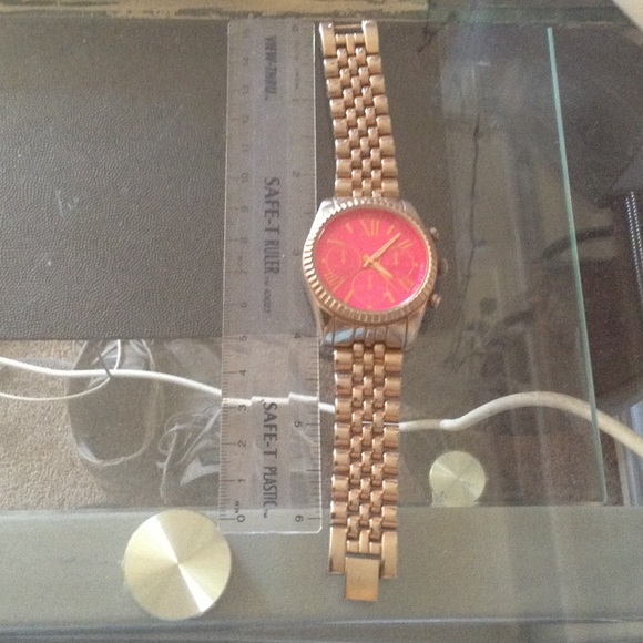 Watch - Picture 3 of 3