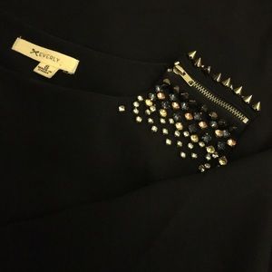 Dress with zipper& gems on shoulders