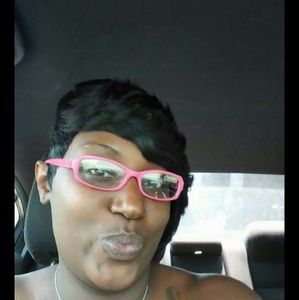 Meet your Posher, Lakeisha