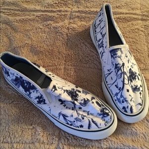 White and blue printed slip ons