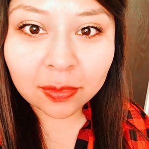 Meet your Posher, Ana