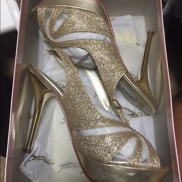 Gold heels - Picture 2 of 2