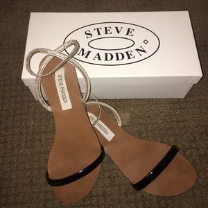 Steve Madden "Smartee" black and silver sandals
