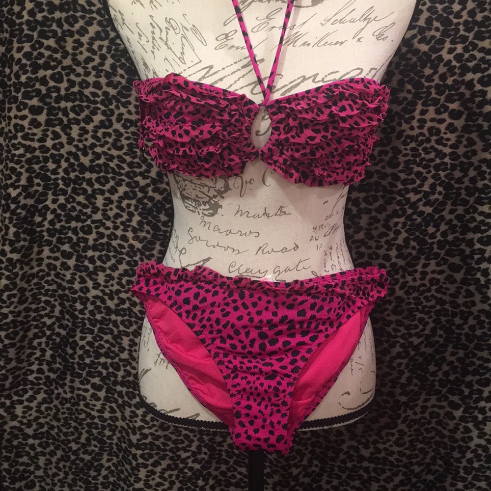 Super cute Ruffled top Bikini size med