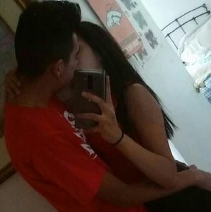 Meet your Posher, Lorie