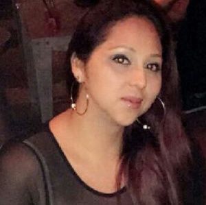 Meet your Posher, Paola