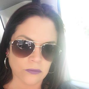 Meet your Posher, Marisa