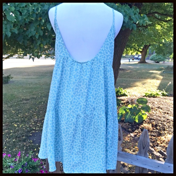 Low Back Dress - Picture 3 of 4