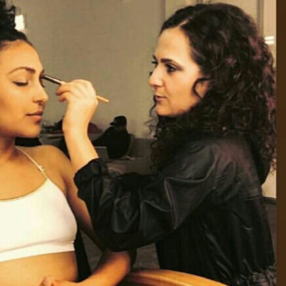 Meet your Posher, Lena - Picture 2 of 4