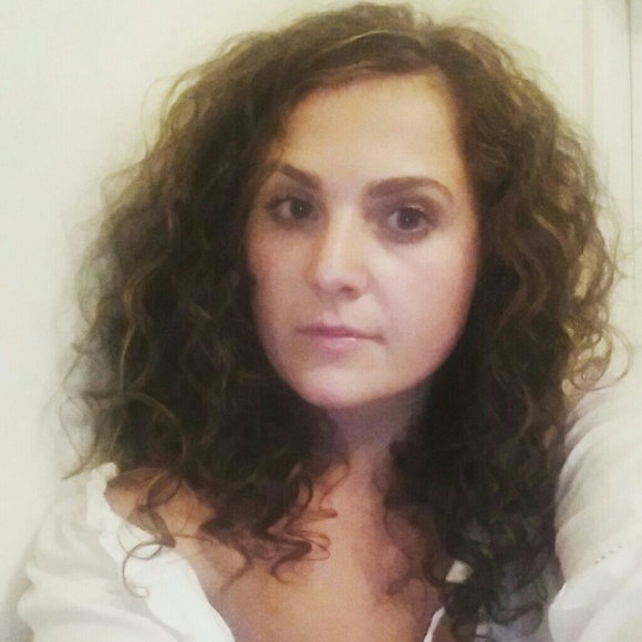 Meet your Posher, Lena - Picture 3 of 4