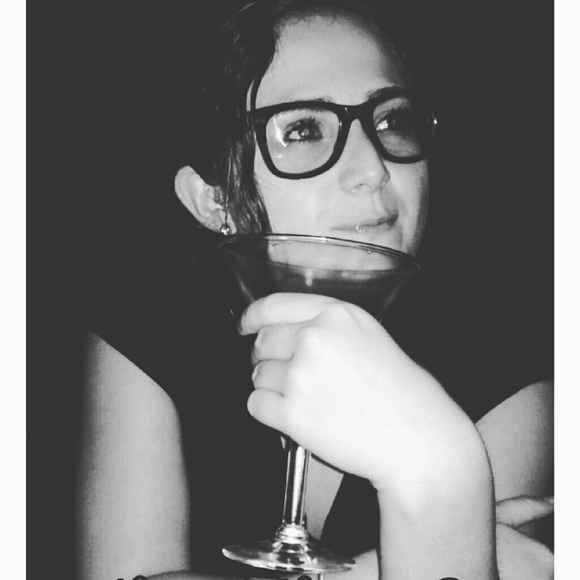 Meet your Posher, Lena - Picture 4 of 4