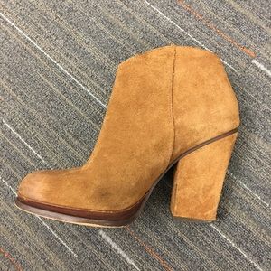 Zara Suede Tan ankle boots