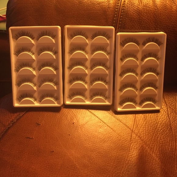 Eyelashes 15 pairs no glue