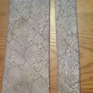 Chaps brand Silver men's neck tie